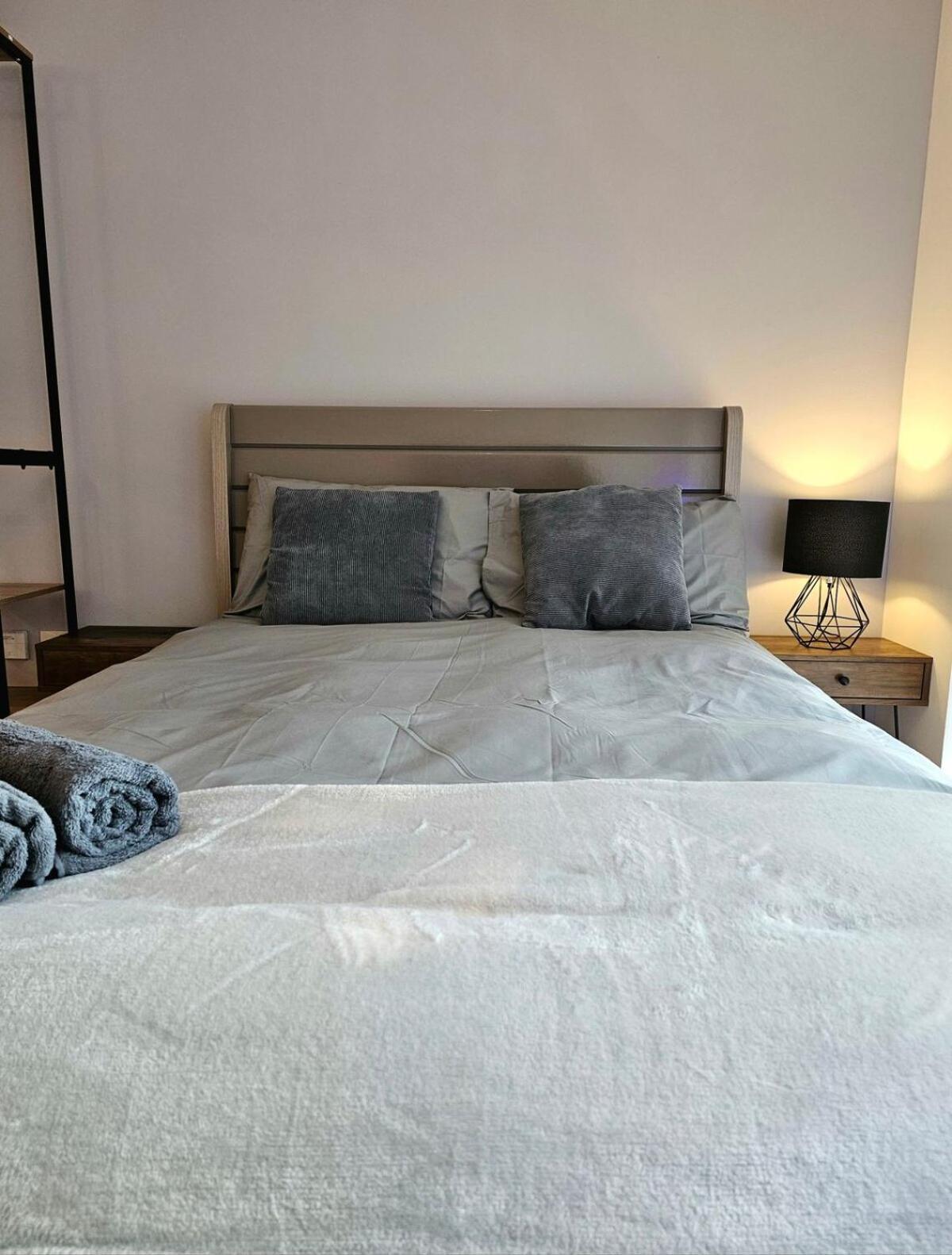 Modern In Gunwharf Apartment *