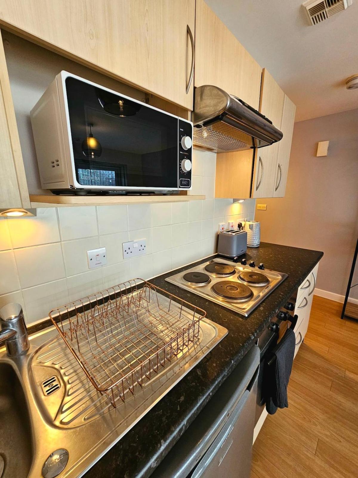 Modern In Gunwharf Apartment Portsmouth